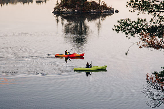 people kayaking